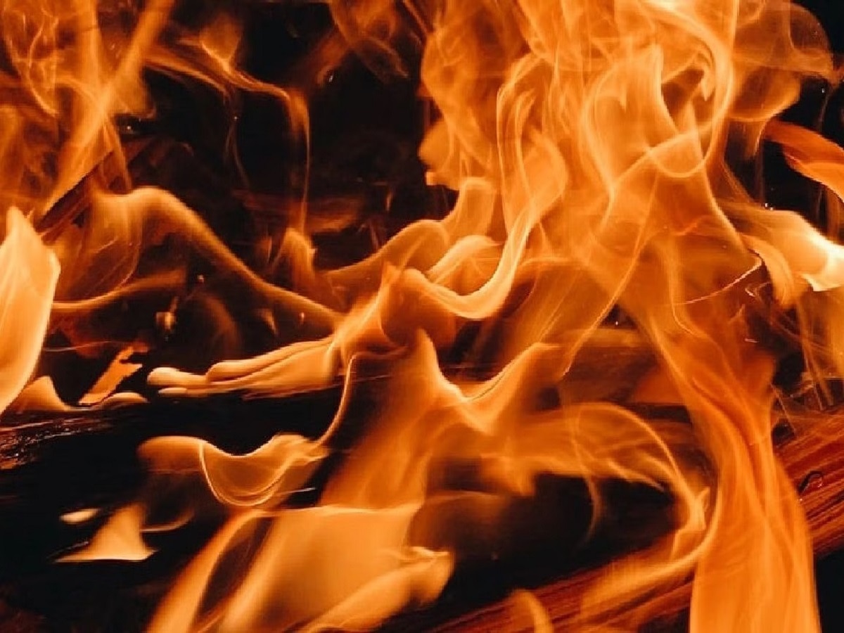 बेगूसराय में आग का कहर, मिनटों में दर्जनों घर जलकर राख, 6 महीने की बच्ची की जिंदा जलकर मौत 