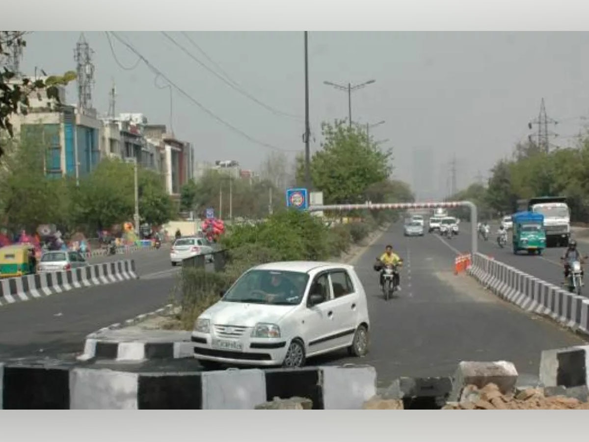 Sarita Vihar Flyover: दिल्ली के सरिता विहार फ्लाईओवर पर आज से 50 दिनों तक चलेगा मरम्मत कार्य, पुलिस ने जारी की ट्रैफिक एडवाइजरी 