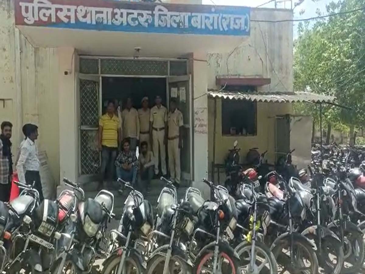 पुलिस की गिरफ्त में आरोपी.