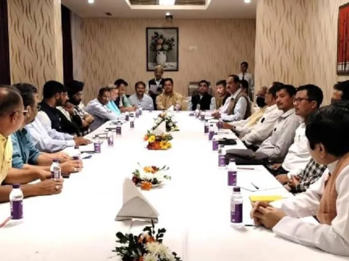 असम में BJP के खिलाफ साथ आईं ये 11 पार्टियां, AIUDF को बताया साम्प्रदायिक दल