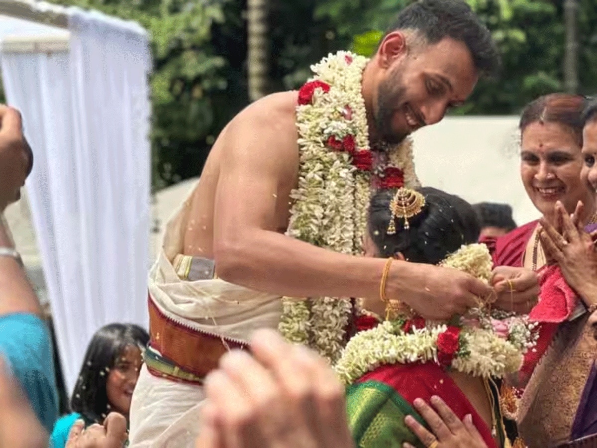 WTC Final के बीच भारतीय गेंदबाज ने दी खुशखबरी; रचाई शादी