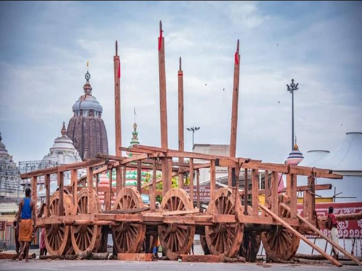 Rath Yatra 2023: ଦିନ କେଇଟା ପରେ ବିଶ୍ବ ପ୍ରସିଦ୍ଧ ରଥଯାତ୍ରା, ଜୋରସୋରରେ ଆଗେଇ ଚାଲିଛି ରଥ ନିର୍ମାଣ କାର୍ଯ୍ୟ Rath Yatra 2023: ଦିନ କେଇଟା ପରେ ବିଶ୍ବ ପ୍ରସିଦ୍ଧ ରଥଯାତ୍ରା, ଜୋରସୋରରେ ଆଗେଇ ଚାଲିଛି ରଥ ନିର୍ମାଣ କାର୍ଯ୍ୟ