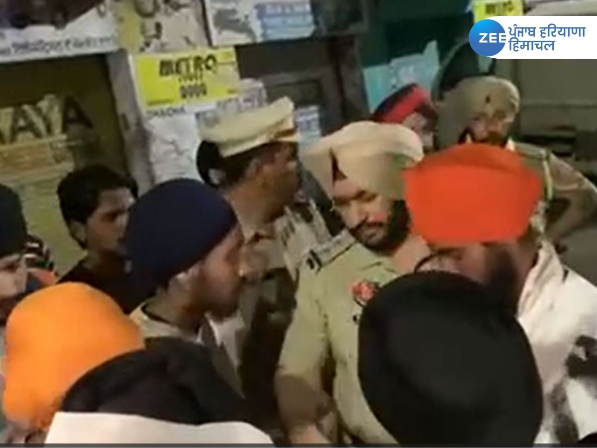 Beadbi In Amritsar: ਅੰਮ੍ਰਿਤਸਰ 'ਚ ਫਿਰ ਵਾਪਰੀ ਬੇਅਦਬੀ ਦੀ ਘਟਨਾ, ਜਾਂਚ ਸ਼ੁਰੂ Beadbi In Amritsar: ਅੰਮ੍ਰਿਤਸਰ 'ਚ ਫਿਰ ਵਾਪਰੀ ਬੇਅਦਬੀ ਦੀ ਘਟਨਾ, ਜਾਂਚ ਸ਼ੁਰੂ
