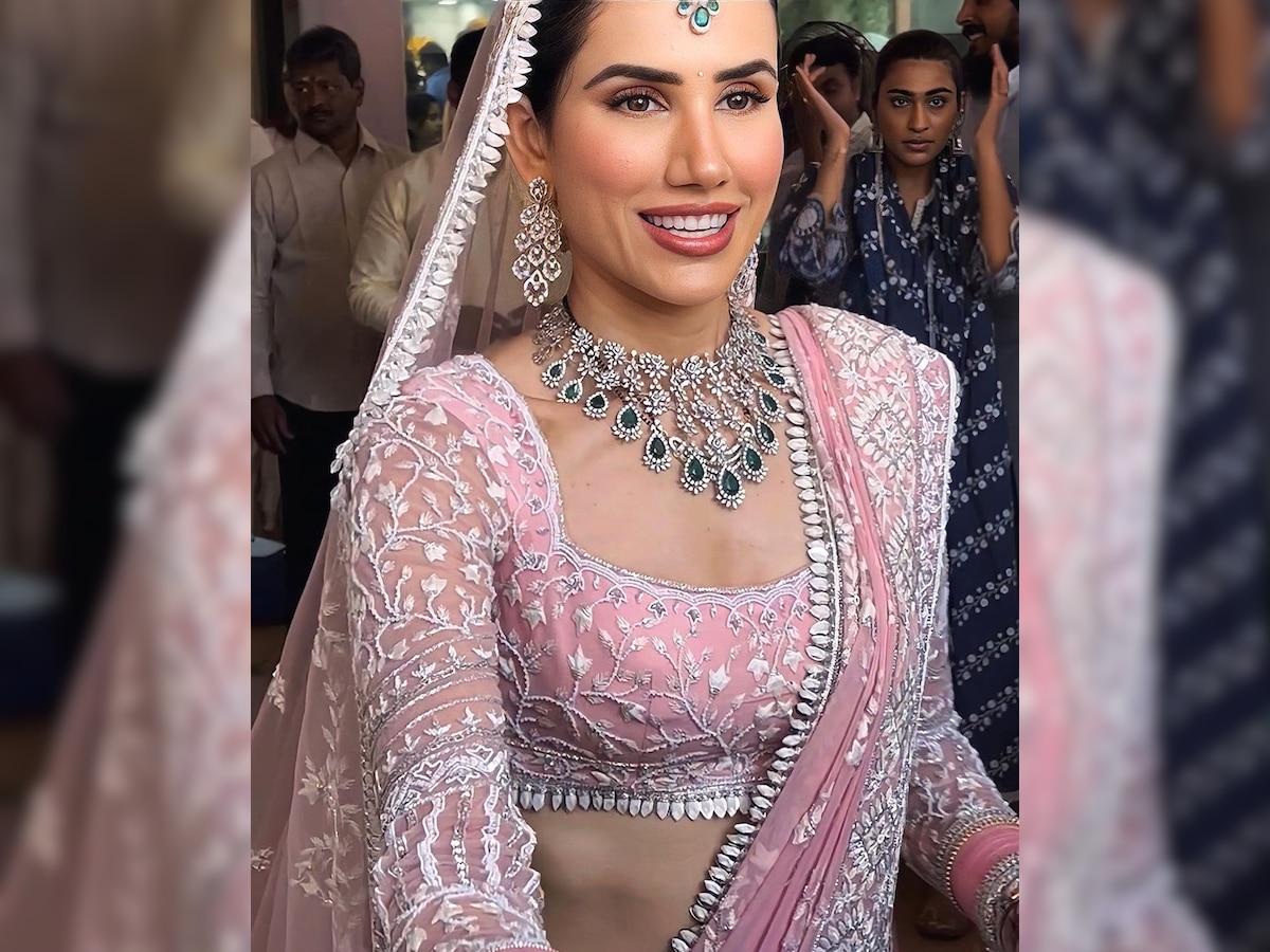 Sonnalli Seygall looks Beautiful in pink wedding dress photos viral on ...