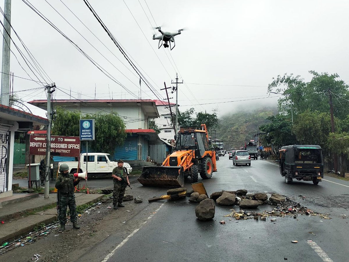 Manipur Violence: मणिपुर में सेना की वर्दी में आए उग्रवादी, तलाशी अभियान के बहाने 3 लोगों को घर से निकालकर गोलियों से भूना 