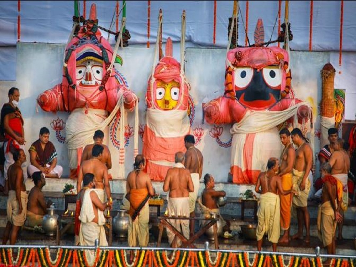 ଆଜି ଶ୍ରୀଅଙ୍ଗରେ ଓଷ ଲାଗି ପରେ ସୁସ୍ଥ ହେବେ ମହାପ୍ରଭୁ, ଜାଣନ୍ତୁ କେମିତି ପ୍ରସ୍ତୁତ ହୋଇଥାଏ ‘ଓଷ’ ଆଜି ଶ୍ରୀଅଙ୍ଗରେ ଓଷ ଲାଗି ପରେ ସୁସ୍ଥ ହେବେ ମହାପ୍ରଭୁ, ଜାଣନ୍ତୁ କେମିତି ପ୍ରସ୍ତୁତ ହୋଇଥାଏ ‘ଓଷ’