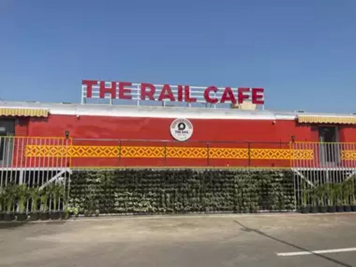 द रेल कैफे/The Rail Cafe