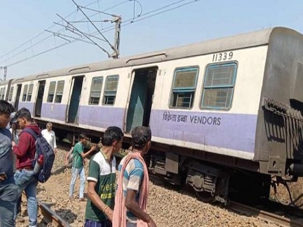 Midnapore to Howrah Local Train derailed in west Bengal kharagpur no ...