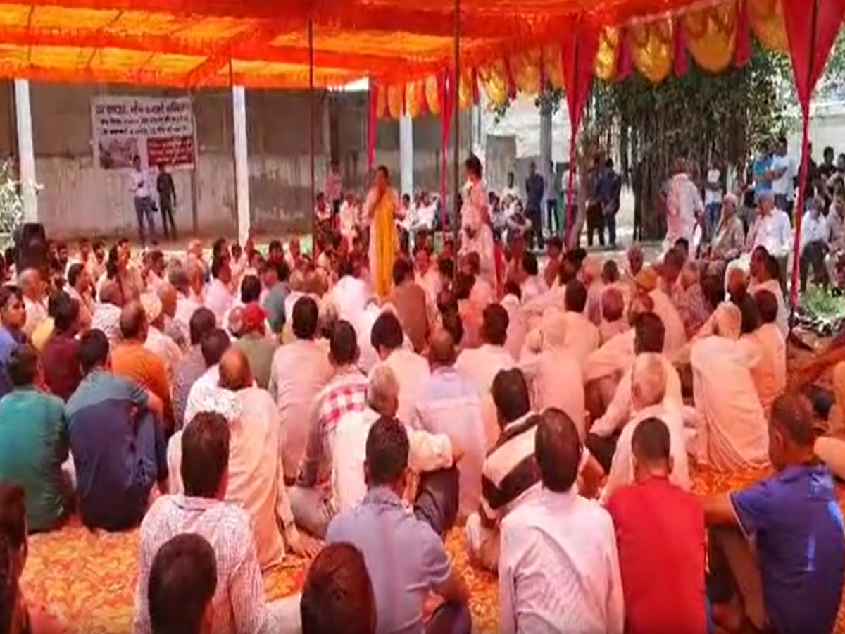 Haryana News: गुरुग्राम नगर निगम के खिलाफ महापंचायत, आंदोलन की दी चेतावनी