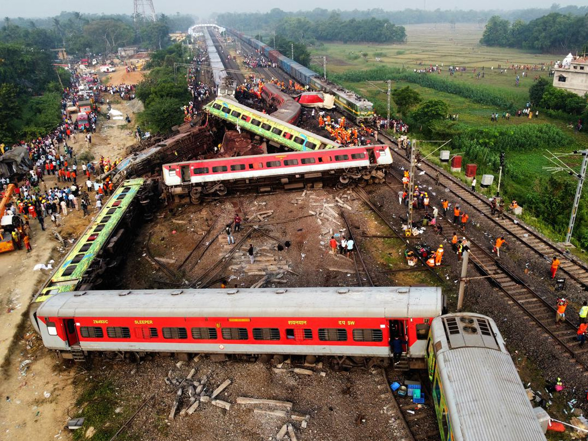 Odisha Train Accident: ଟ୍ରେନ ଦୁର୍ଘଟଣାକୁ ନେଇ ଆସିଲା ବଡ଼ ସୂଚନା, ଦୁର୍ଘଟଣା ପଛରେ ରହିଛି ବଡ଼ ଅବହେଳା, ବାହାନଗା ଷ୍ଟେସନର ୩ କର୍ମଚାରୀଙ୍କୁ ଉଠାଇନେଲା ସିବିଆଇ Odisha Train Accident: ଟ୍ରେନ ଦୁର୍ଘଟଣାକୁ ନେଇ ଆସିଲା ବଡ଼ ସୂଚନା, ଦୁର୍ଘଟଣା ପଛରେ ରହିଛି ବଡ଼ ଅବହେଳା, ବାହାନଗା ଷ୍ଟେସନର ୩ କର୍ମଚାରୀଙ୍କୁ ଉଠାଇନେଲା ସିବିଆଇ