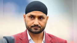 Harbhajan Singh: धोनी के फैन पर आग बबूला हुए हरभजन! कहा- उसने ही अकेले वर्ल्ड कप...
