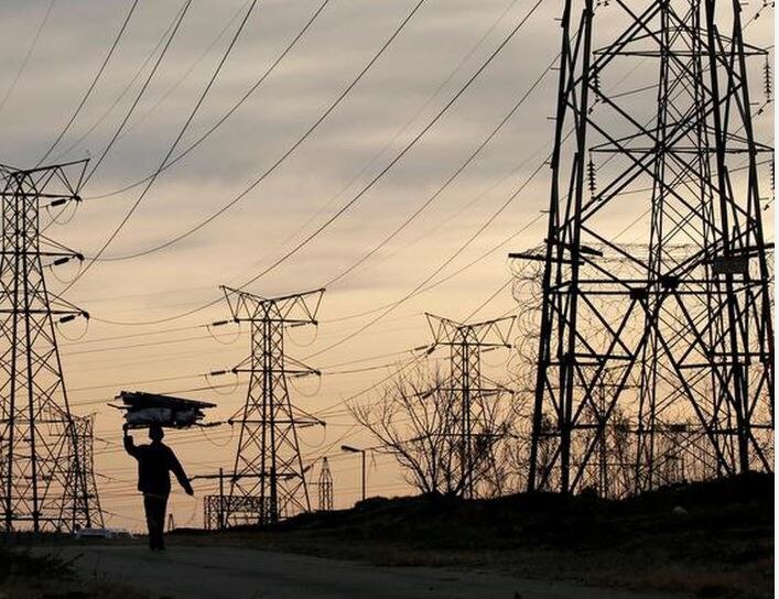 People suffering due to Power cut in Uttar Pradesh UP power cut यूपी