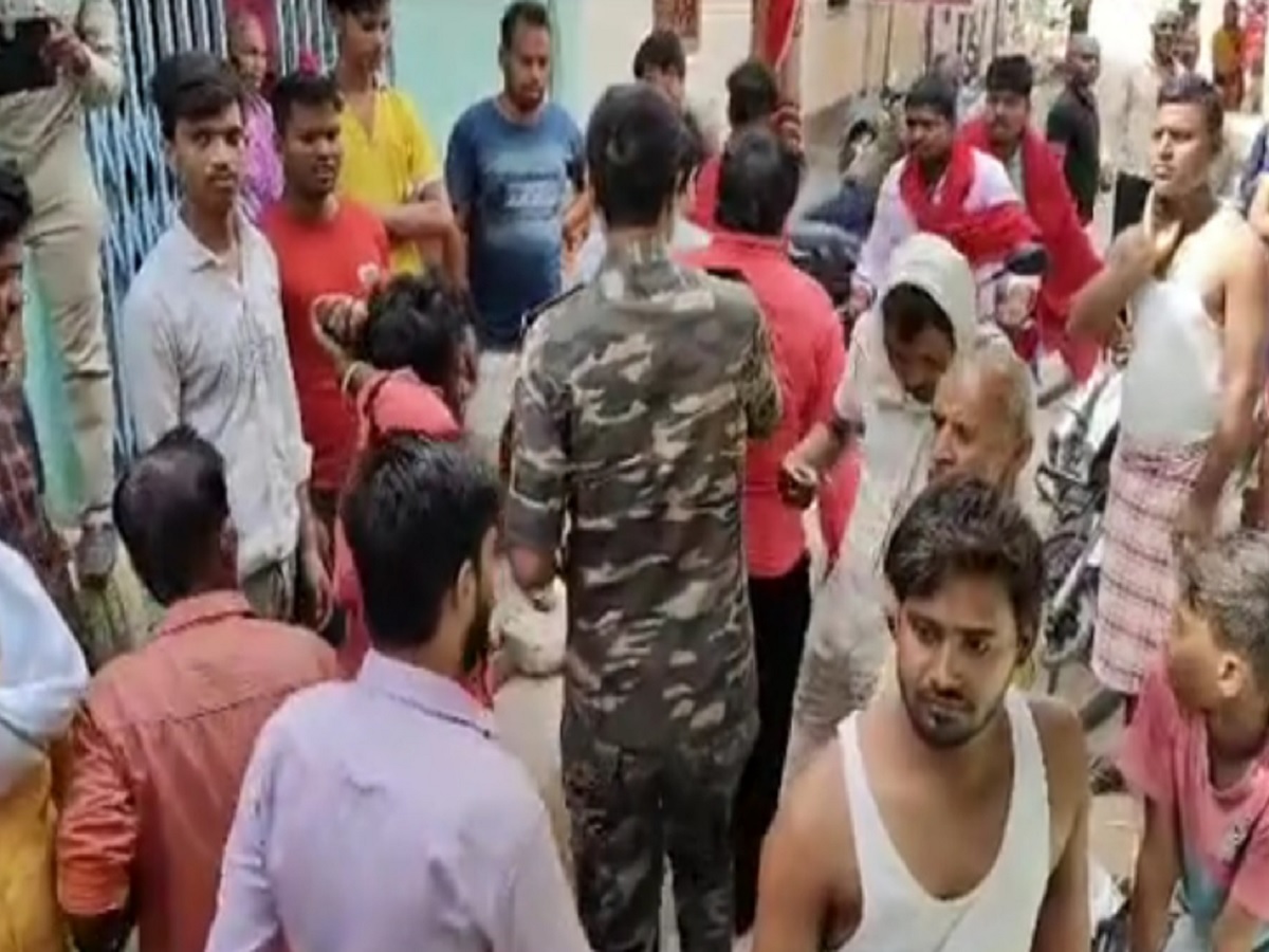 गढ़वा में धर्म परिवर्तन का चल रहा जबरदस्त खेल, 30 लोग गिरफ्तार गढ़वा में धर्म परिवर्तन का चल रहा जबरदस्त खेल, 30 लोग गिरफ्तार