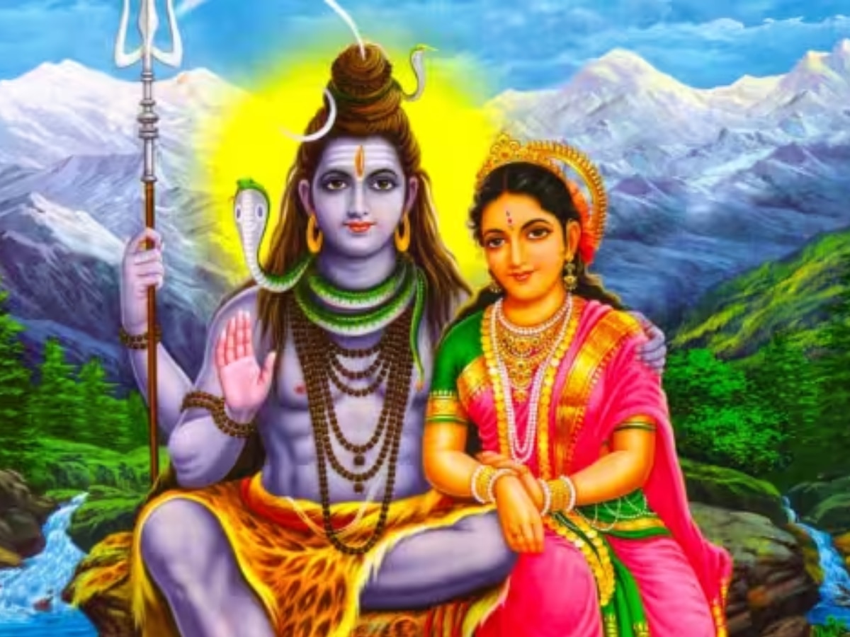 Masik Shivratri: मासिक शिवरात्रि पर महादेव की करें ऐसे पूजा, जानें रात्रि में शिव जी की पूजा का महत्व