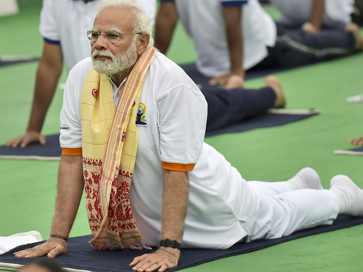 Yoga at Office Chair: डीए हाइक से पहले केंद्रीय कर्मचारियों के लिए खुशखबरी, मोदी सरकार ने किया बड़ा ऐलान