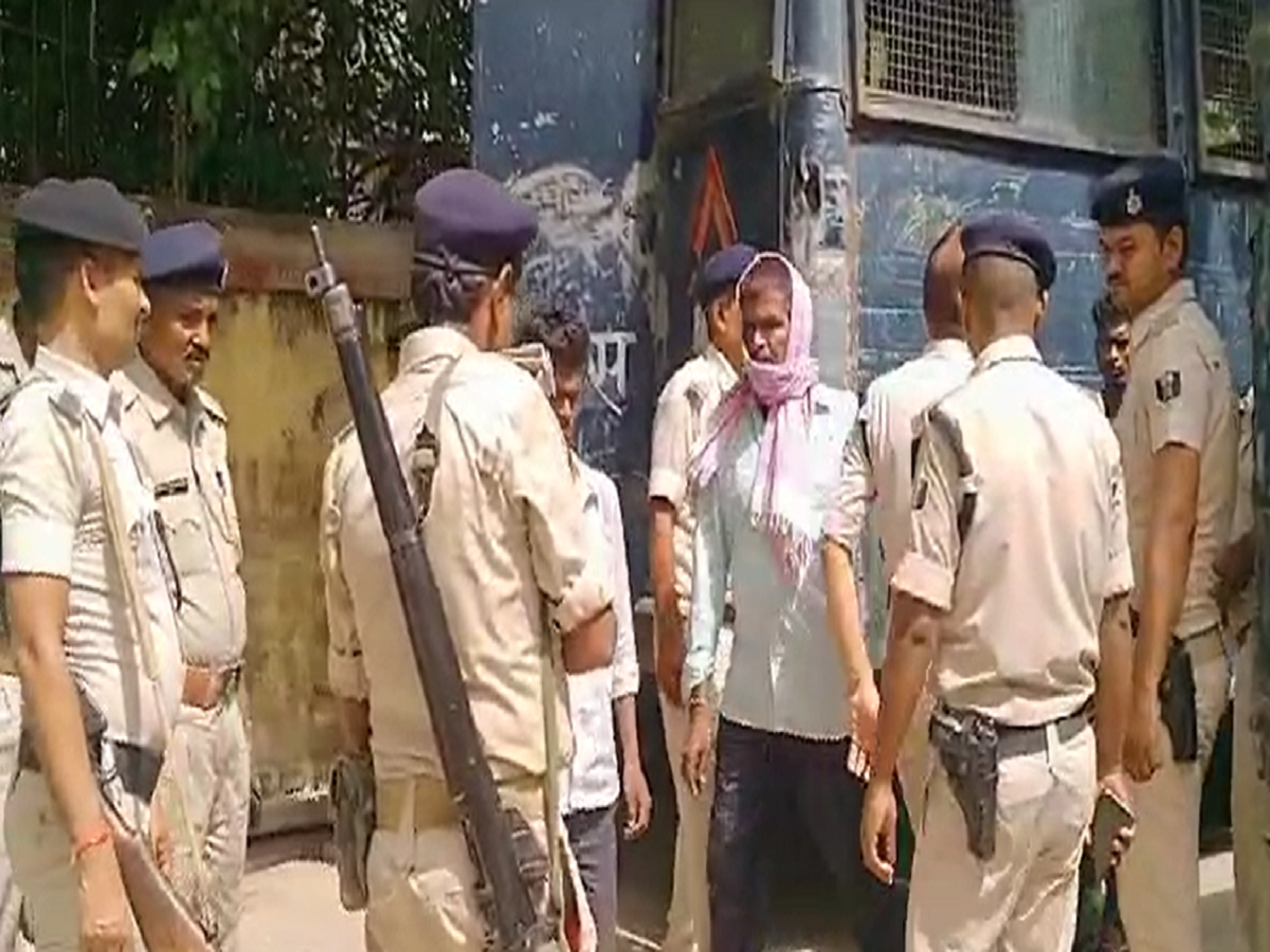 3 prisoners absconding from Patna Civil Court were brought for production  from Phulwarisharif Jail | सिपाही की आंखों में बाम लगाकर 3 कैदी फरार, पटना  के फुलवारीशरीफ जेल से पेशी पर सिविल