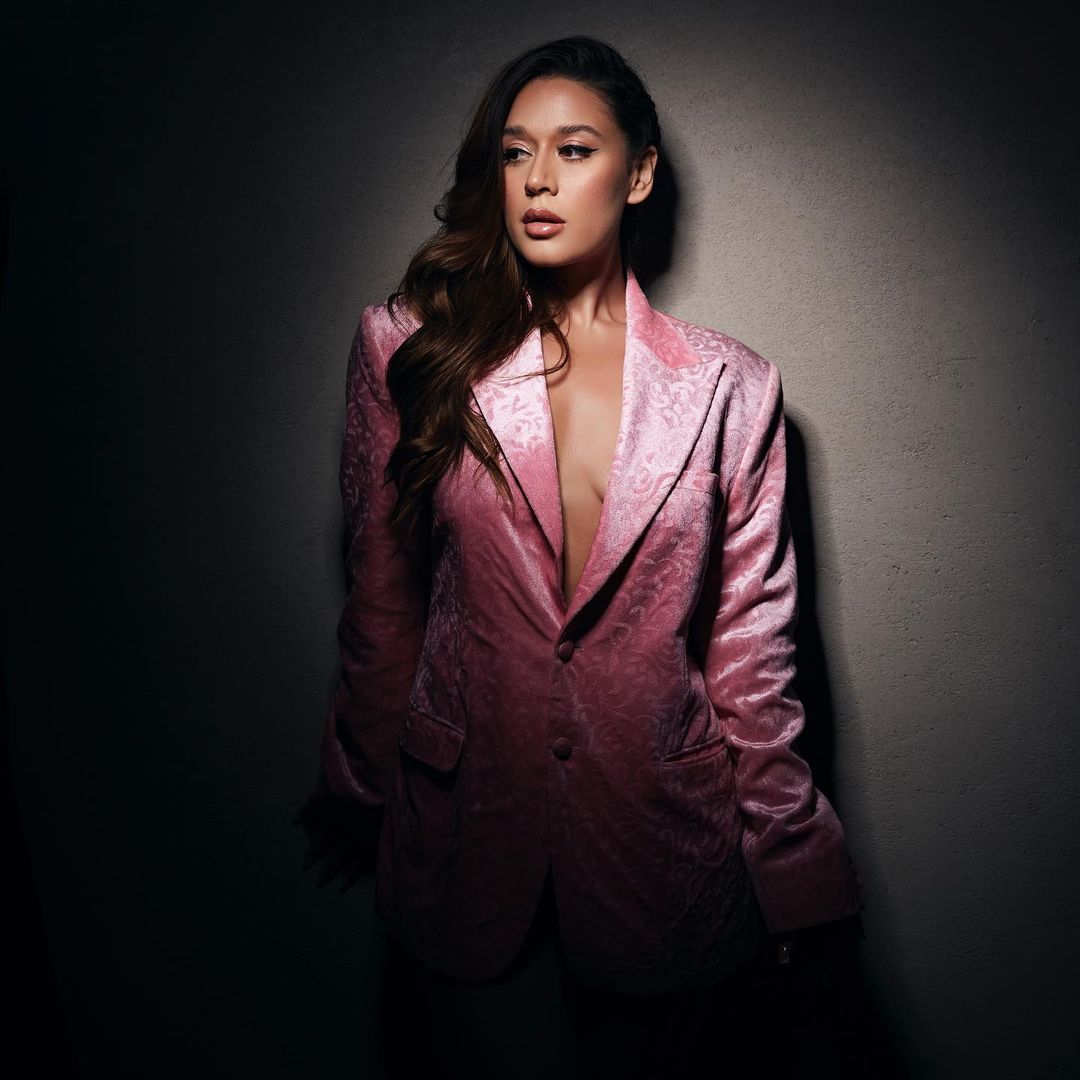 फिटनेस और स्टाइलिश लुक्स से जीता दिल