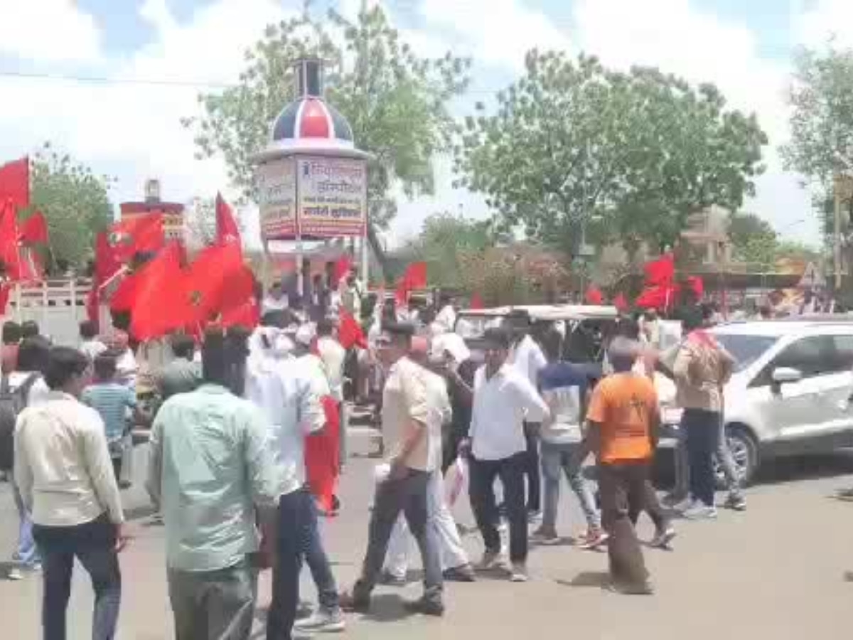Jodhpur news: बजरी रॉयल्टी ठेकेदारों की शिकायत करने जिला कलेक्टर पहुंचे लोग 