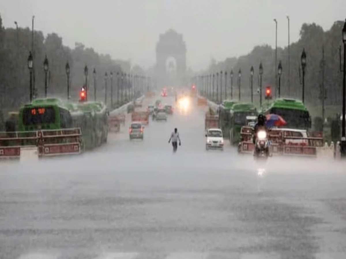 Today Weather Weather changed in Delhi relief from heat possibility of