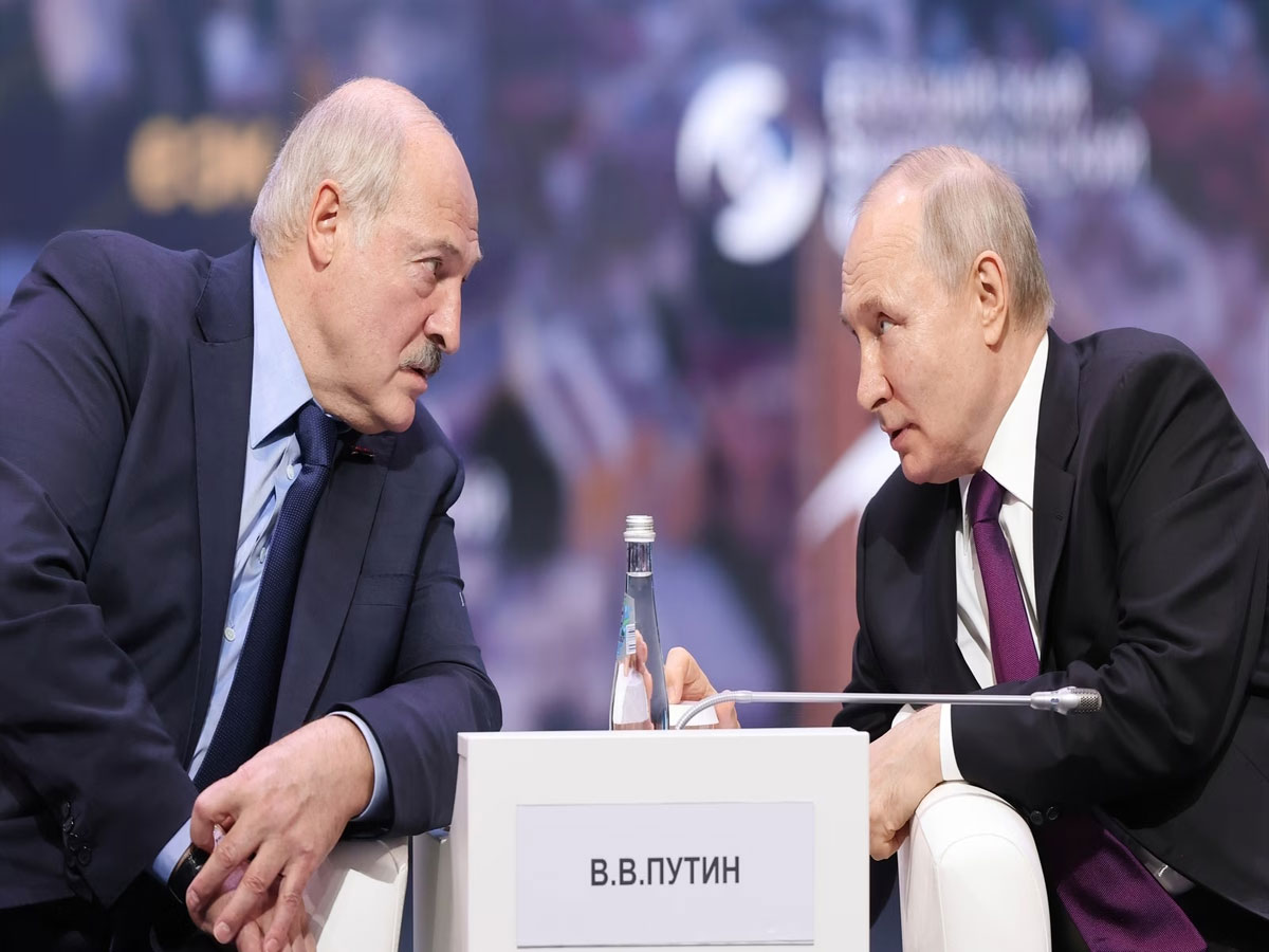 Russian President Vladimir Putin and Belarusian President Alexander Lukashenko Russian President Vladimir Putin and Belarusian President Alexander Lukashenko