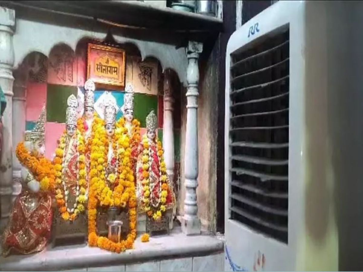 ଠାକୁରଙ୍କୁ ହେଉଛି ଗରମ: ସାମ୍ନାରେ କୁଲର ଲଗାଇଲେ ଭକ୍ତ ! ଠାକୁରଙ୍କୁ ହେଉଛି ଗରମ: ସାମ୍ନାରେ କୁଲର ଲଗାଇଲେ ଭକ୍ତ !