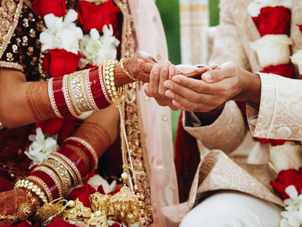 Kerala: दुल्हन ने चिल्ला-चिल्ला कर कहा- मुझे नहीं जाना, शादी से पहले घसीटकर ले गई पुलिस