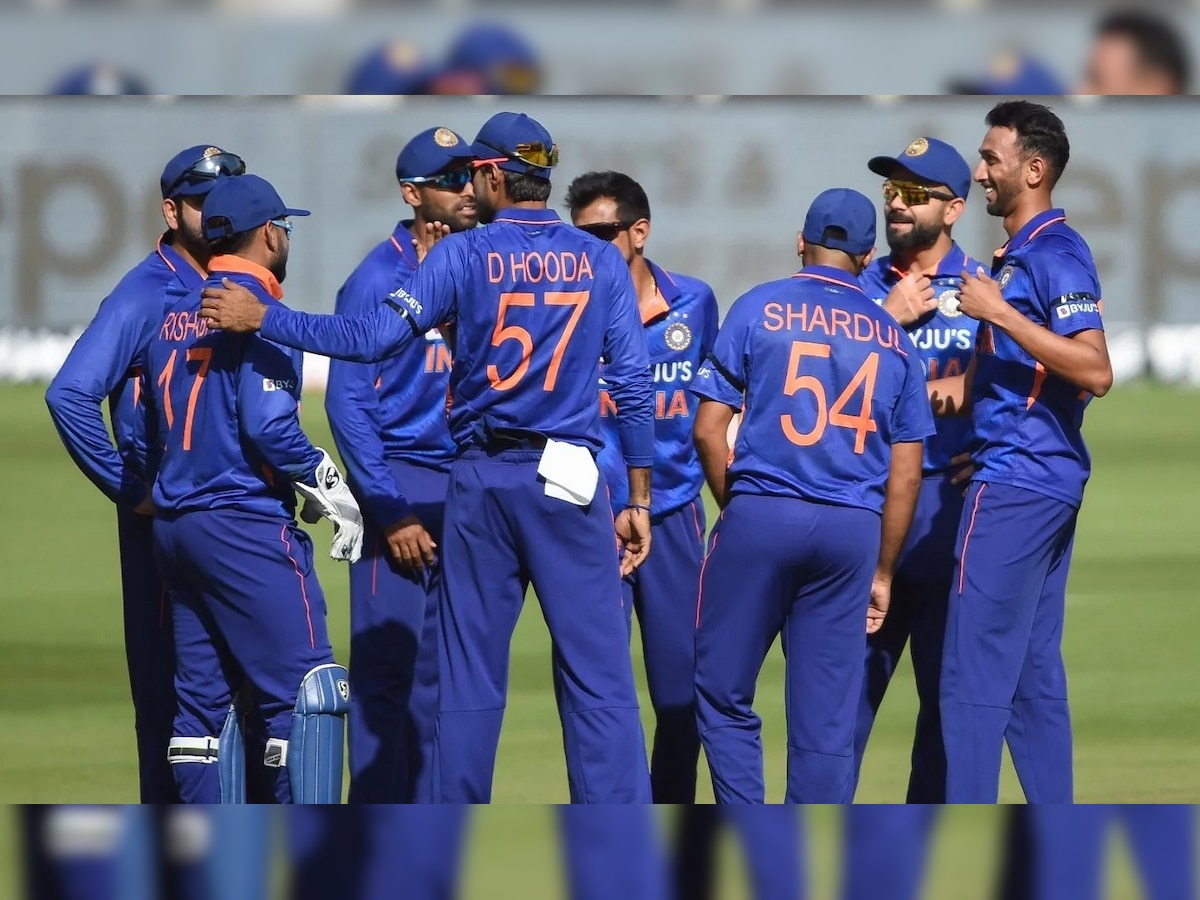 Team India: इस खिलाड़ी के साथ सौतेला बर्ताव कर रहे सेलेक्टर्स! टैलेंटेड होने के बावजूद कर दिया वनडे टीम से बाहर