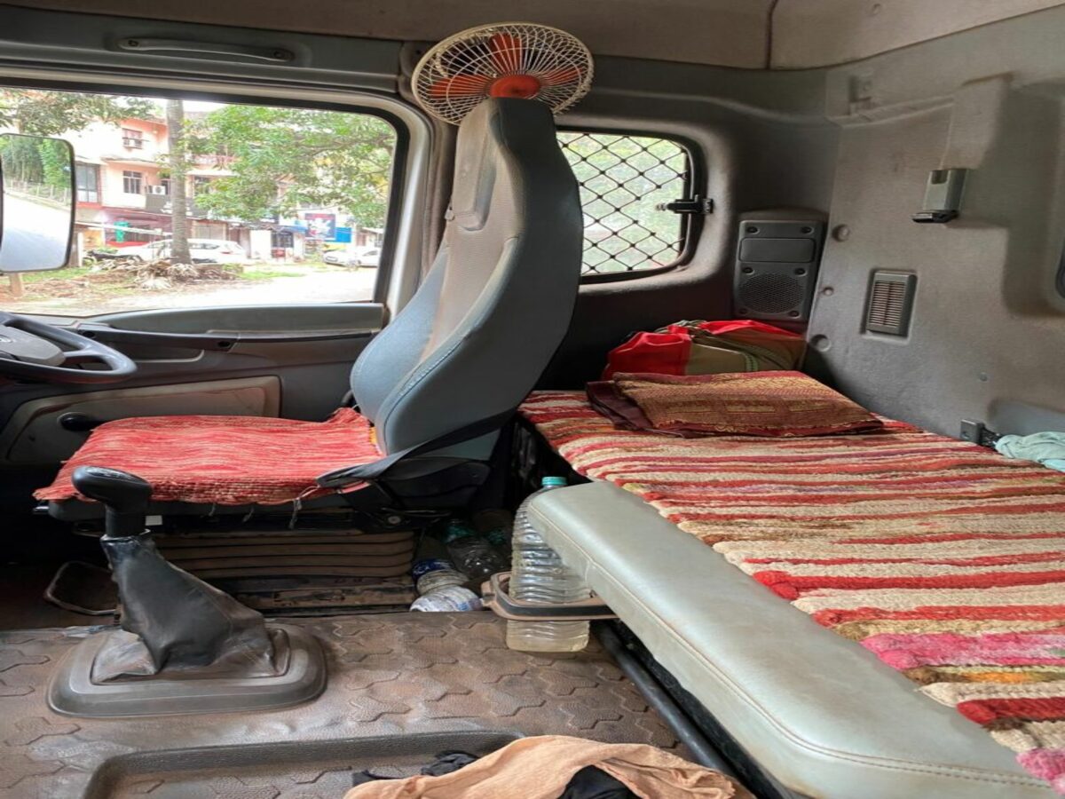 Driver Dormitory Truck Driver AC: ଏଣିକି ଏସି ହାୱା ପାଇବେ ଟ୍ରକ ଚାଳକ, ଡ୍ରାଇଭର କ୍ୟାବିନ ମଧ୍ୟରେ ...