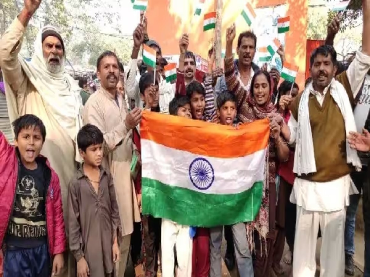 Delhi News: पाकिस्तान से आए लोगों की गुहार, शरणार्थी तो कब से हैं अब नागरिकता दो