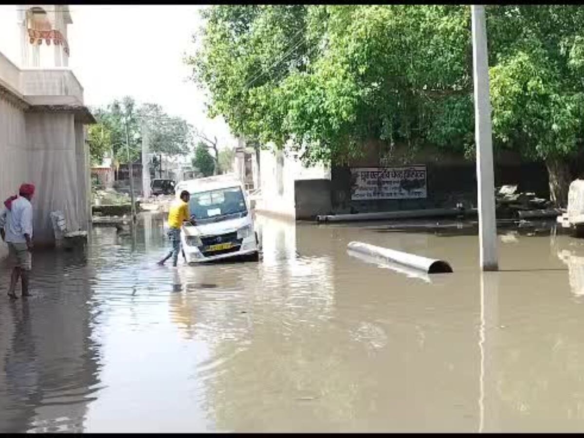  Sikar news: सारनाथ मंदिर के आगे 4 दिनों से भरा गंदा पानी नहीं हो रहा है समस्या का समाधान, श्रद्धालु परेशान