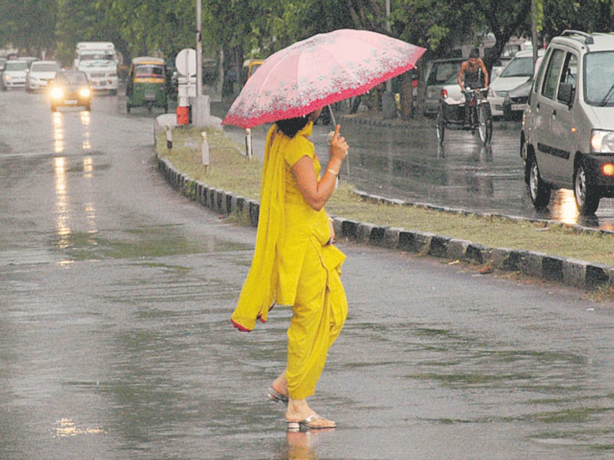 Weather Report: दिल्ली में मौसम खुशनुमा, हफ्ते भर मौमस में नहीं होगा बदलाव, इन राज्यों में होगी तेज बारिश 