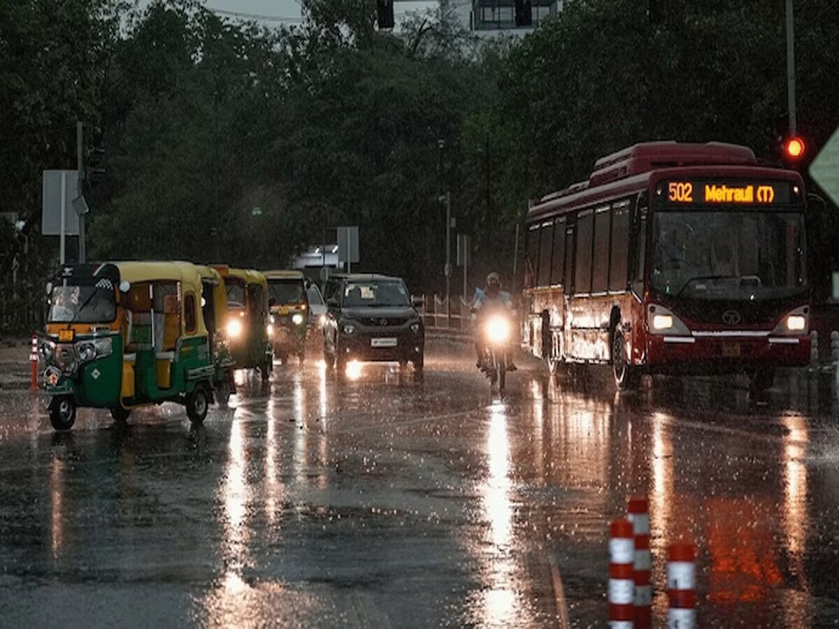 Weather Update: दिल्ली में बारिश से लोगों को उमस भरी गर्मी से मिली राहत, IMD ने की 7 दिन तक बारिश की भविष्यवाणी