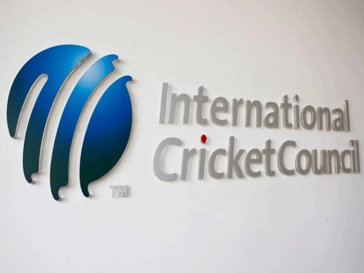 World Cup Qualifier: यूएसए के बॅालर को ICC ने क्यों किया निलंबित, जानें क्या है पूरा मामला World Cup Qualifier: यूएसए के बॅालर को ICC ने क्यों किया निलंबित, जानें क्या है पूरा मामला