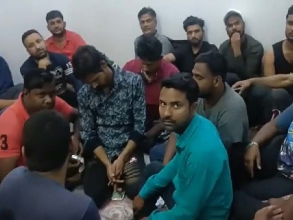 Arab News: सऊदी अरब में फंसे 30 भारतीय मजदूर, न खाना न पानी, सड़कों पर गुज़ार रहे हैं रात