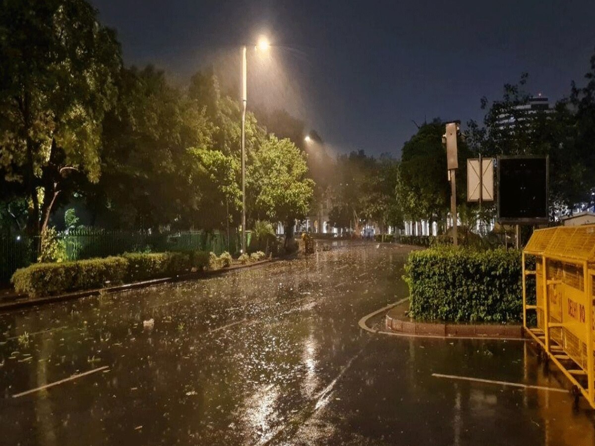 Weather Report: दिल्ली में तेज बारिश ने उमस भरी गर्मी से दी राहत; इन राज्यों में भारी बारिश की संभावनाएं