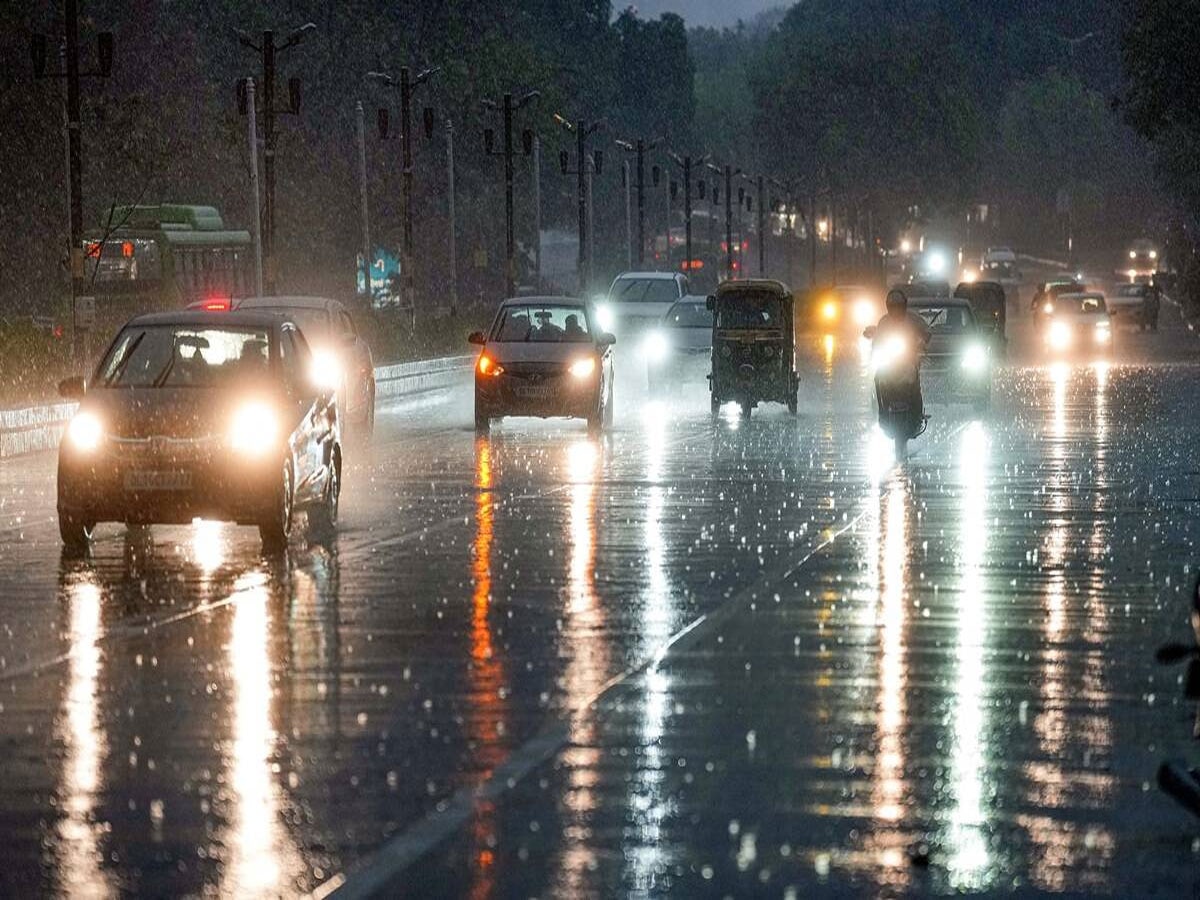 Delhi NCR Rain Alert: दिल्ली-एनसीआर में तेज हवाओं के साथ झमाझम बारिश, देशभर में आज ऐसा रहेगा मौसम का हाल