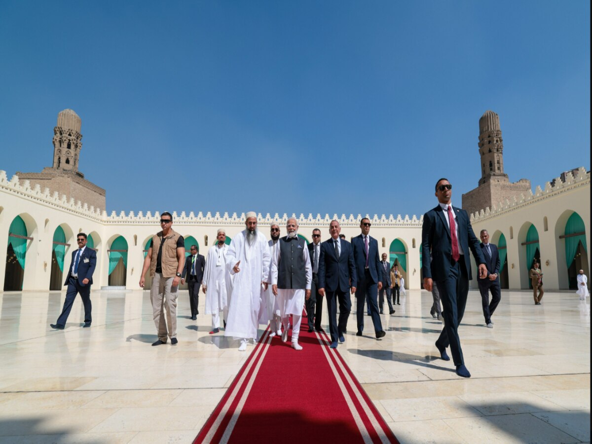 pm narendra modi visit al hakim mosque in cairo egypt see photos | PM ...