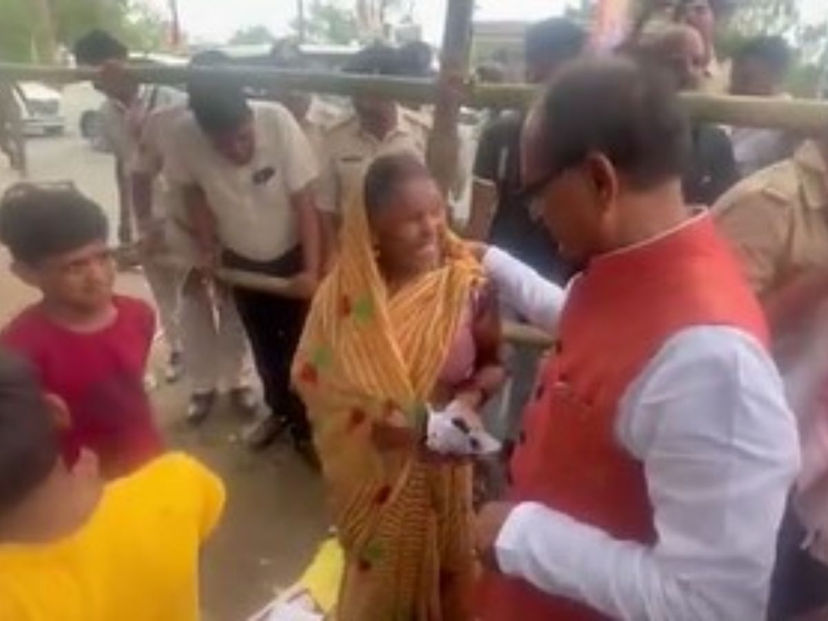 MP News: पीएम मोदी के दौरे से पहले CM शिवराज का दिखा अनोखा अंदाज, जामुन ...