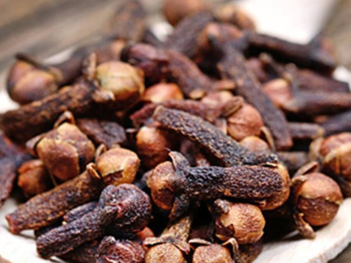 Benefits of Cloves men should eat 2 laung daily it helps reduce sexual