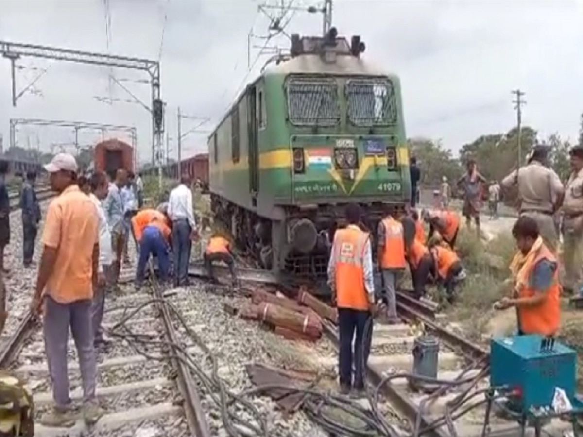 समस्तीपुर में बेपटरी हुई रेल इंजन, टला बड़ा हादसा, राहत और बचाव में जुटे रेल अधिकारी और कर्मी