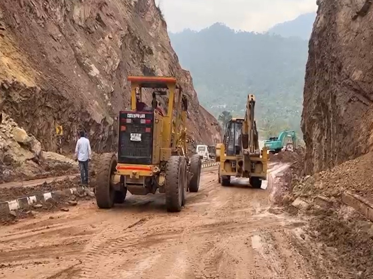 Monsoon Season के दौरान आपातकाल स्थिति में प्रशासन से मदद के लिए इस नंबर पर करें संपर्क    