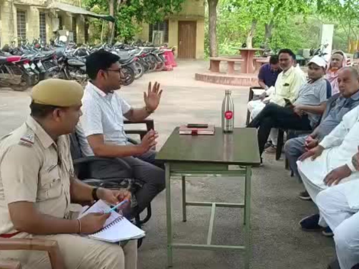 धौलपुर: सरमथुरा के थाना परिसर में CLG की बैठक, ईद पर आपसी सौहार्द के साथ मनाने की अपील  