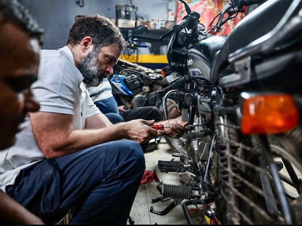 Rahul Gandhi News: अब बाइक गैराज में काम करते दिखाई दिए राहुल गांधी, तस्वीरें वायरल
