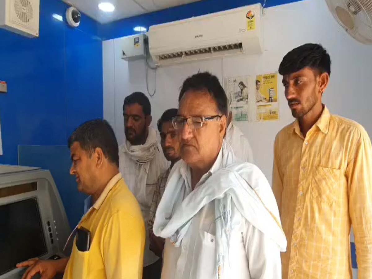 Bikaner: बज्जू में दोनों ATM मशीन बनी सिरदर्द, कई बार कार्ड डालने के बाद नहीं निकल रहा कैश