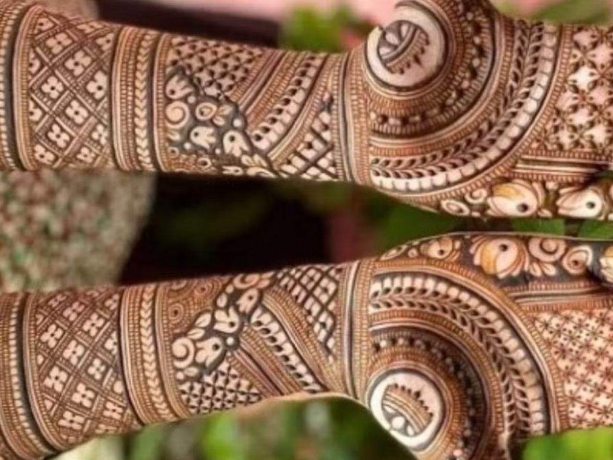 Karwa Chauth 2022 latest and simple Mehndi Design for Full Hand or bhare  hue hath ki mehndi design - Karwa Chauth Mehendi: करवा चौथ पर इन मेहंदी से  बढ़ाएं अपने हाथों की