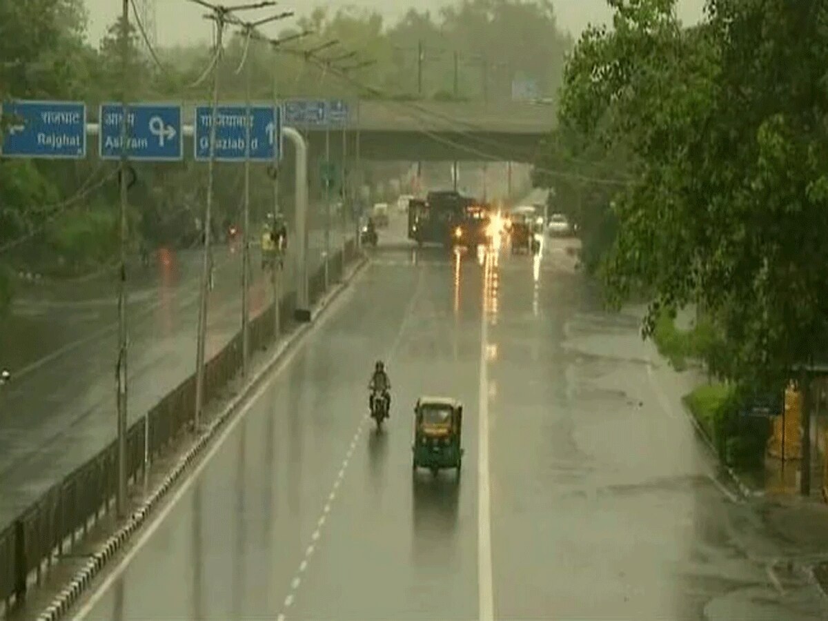 Weather Report: दिल्ली में बारिश ने उमस भरी गर्मी से दी राहत; कई राज्यों में अलर्ट जारी, जानें आपके शहर में कैसा रहेगा मौसम