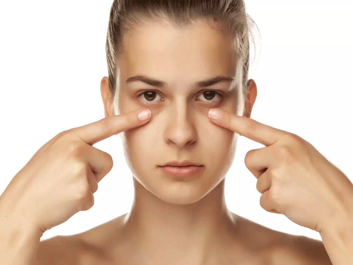 Dark Circles: डार्क सर्कल्स से हैं परेशान तो तुलसी और पुदीने के इस उपाय से मिलेगी निजात, जानें इस्तेमाल का तरीका