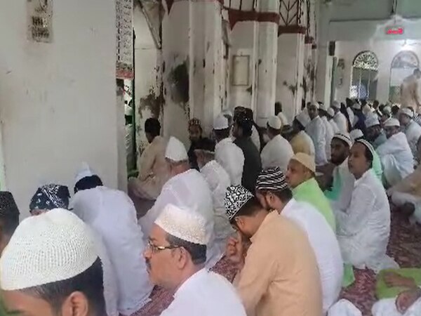 Eid-Ul-Adha In Bihar& Jharkahnd: बिहार और झारखंड में बकरीब की धूम; CM नीतीश-हेमंत ने दी मुबारकबाद