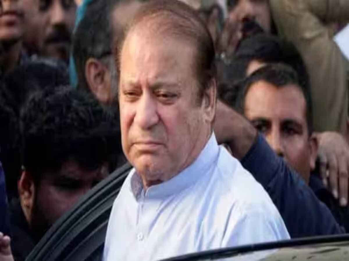 ‘पाकिस्तान से महज ढाई घंटे दूर हैं नवाज शरीफ’,  PML-N के शीर्ष नेता ने दिए पूर्व प्रधानमंत्री के लौटने के संकेत