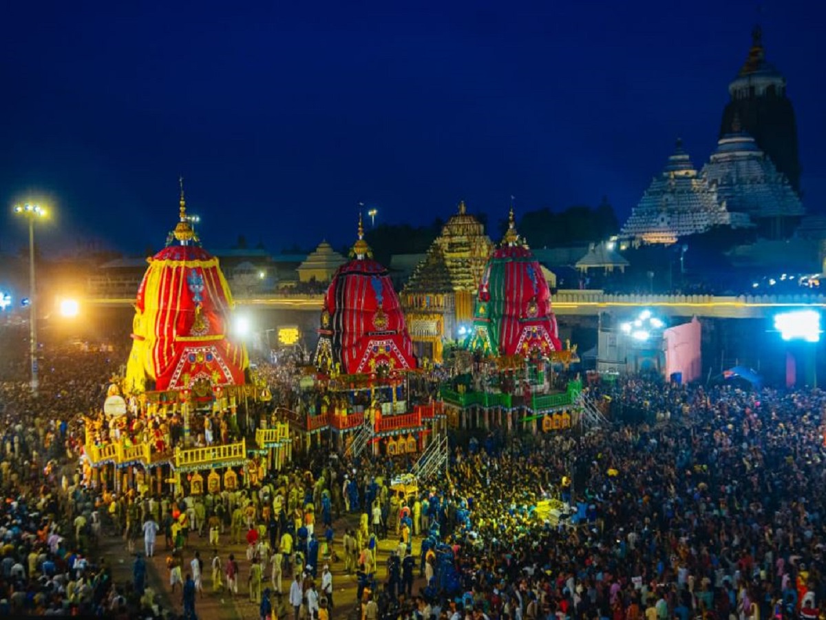 ସୁନାବେଶ ବେଳେ ଅଘଟଣ: ଅଣନିଶ୍ବାସୀ ହୋଇ ଯୁବତୀ ମୃତ, ସେପଟେ ଭକ୍ତଙ୍କ ଉପରକୁ ହଠାତ୍ ମାଡ଼ି ଆସିଲା ଆମ୍ବୁଲାନ୍ସ ସୁନାବେଶ ବେଳେ ଅଘଟଣ: ଅଣନିଶ୍ବାସୀ ହୋଇ ଯୁବତୀ ମୃତ, ସେପଟେ ଭକ୍ତଙ୍କ ଉପରକୁ ହଠାତ୍ ମାଡ଼ି ଆସିଲା ଆମ୍ବୁଲାନ୍ସ